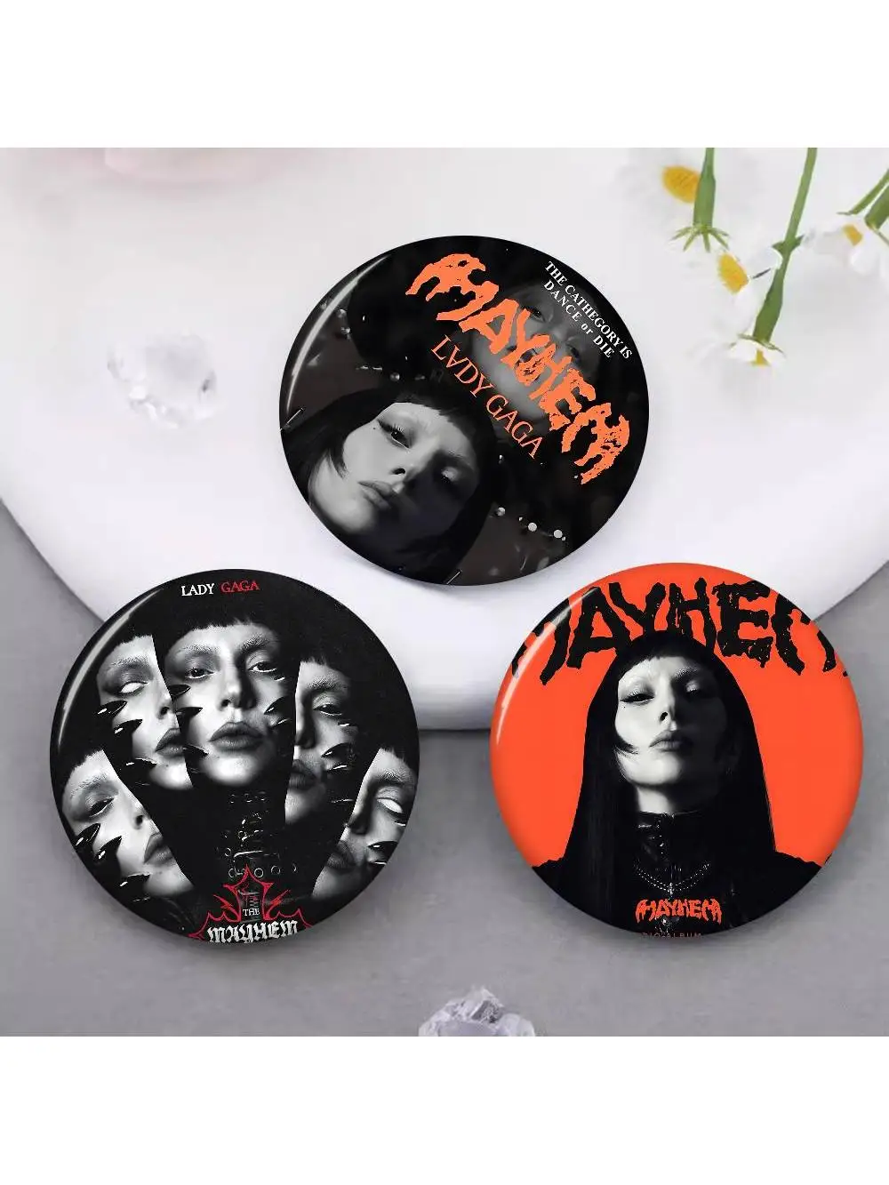 Broche à bouton souple de chanteur l-lady Gaga, icône imprimée brillante, cadeau pour amis, Badge de collier, broche à revers en métal
