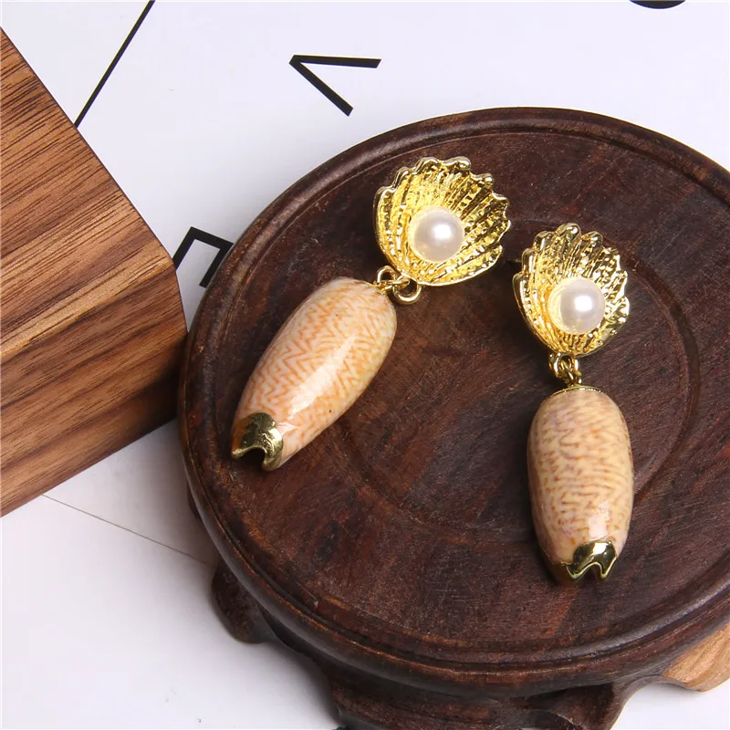 Colorful Sea Scallop Drop Earrings Bohemian Shell Earrings for Women Trendy Beach Hook Eardrops Earrings Summer Jewerly Gifts