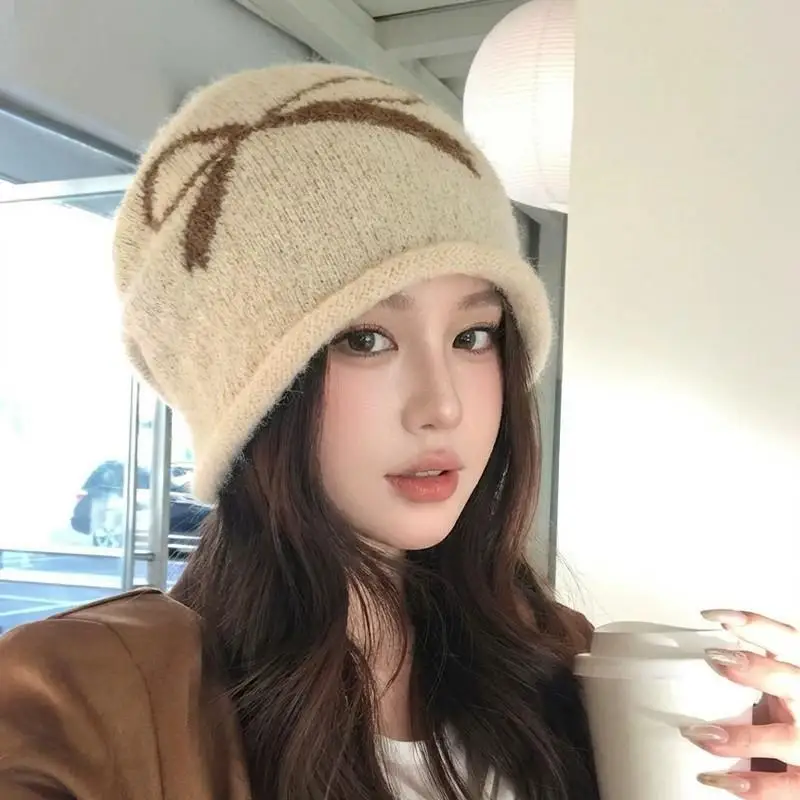 Trendy Soft Warm Knitted Slouchy Beanie Cute Bow Pattern Big Head Friendly Fashion Hat for Autumn Daily Use