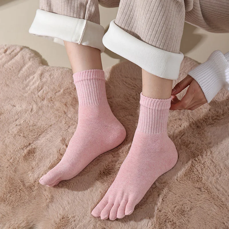 1 Paar Winter-Socken mit dicken Zehen für Damen, Baumwolle, solide, atmungsaktiv, warmer Boden, schlafender Frottee gegen kalten Schnee, lose Fünf-Finger-Socken – Detail 10