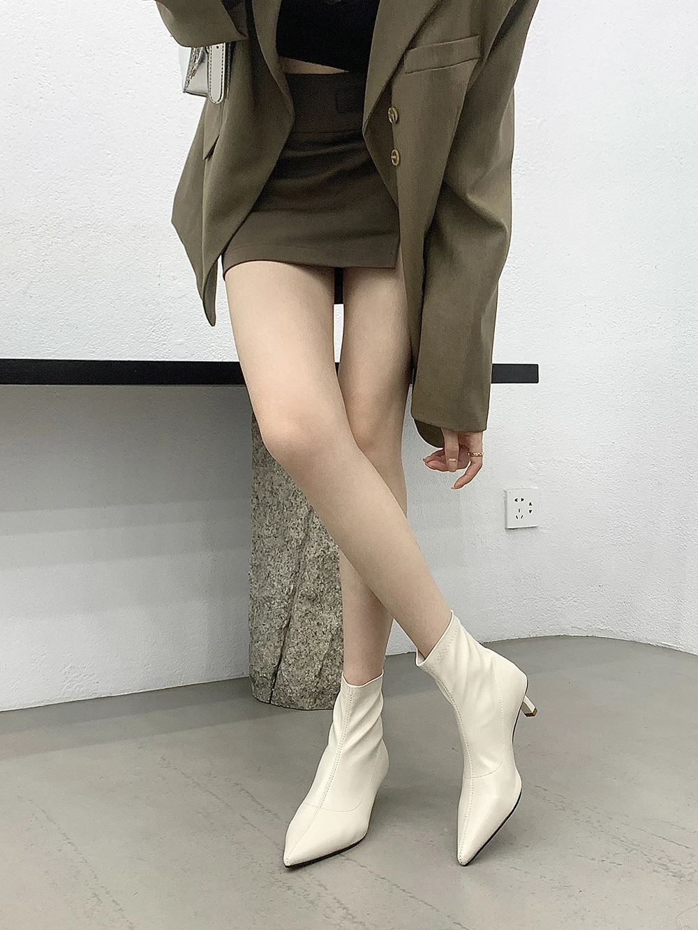 Pointed Toe Women Ankle Boots Black Brown Beige Back Zipper Thin Mid Heels Sock Botas Stretch Boots Woman Fashion Size 35-39