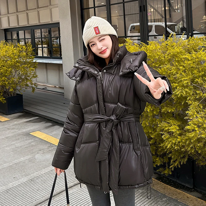 2025 Streetwear Glänzende Baumwolle gefütterte Jacke frauen Parkas Winter Lose Mäntel Mit Kapuze Schärpen Oberbekleidung Dame Verdicken Warme Mantel