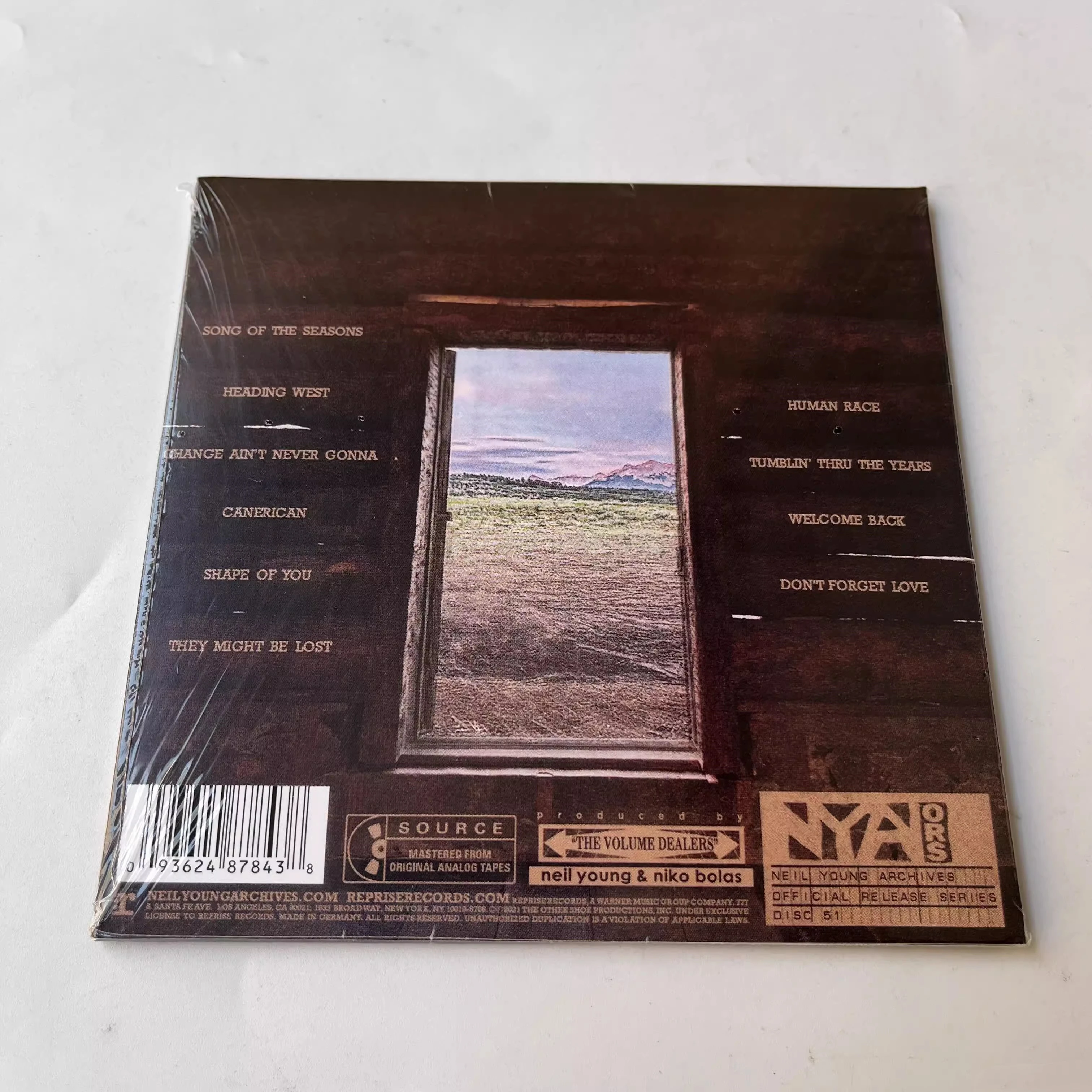 Rock Ballad Neil Young Music CD Barn Album Canerican Music Record Cosplay Walkman Car Soundtracks Box Collection Party Music