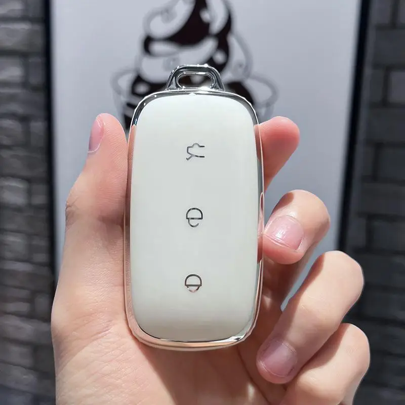 Minimalistischer Autoschlüsselanhänger mit glatter Oberfläche, rostfrei, leicht, universelles Autozubehör für den täglichen Gebrauch. – Detail 4