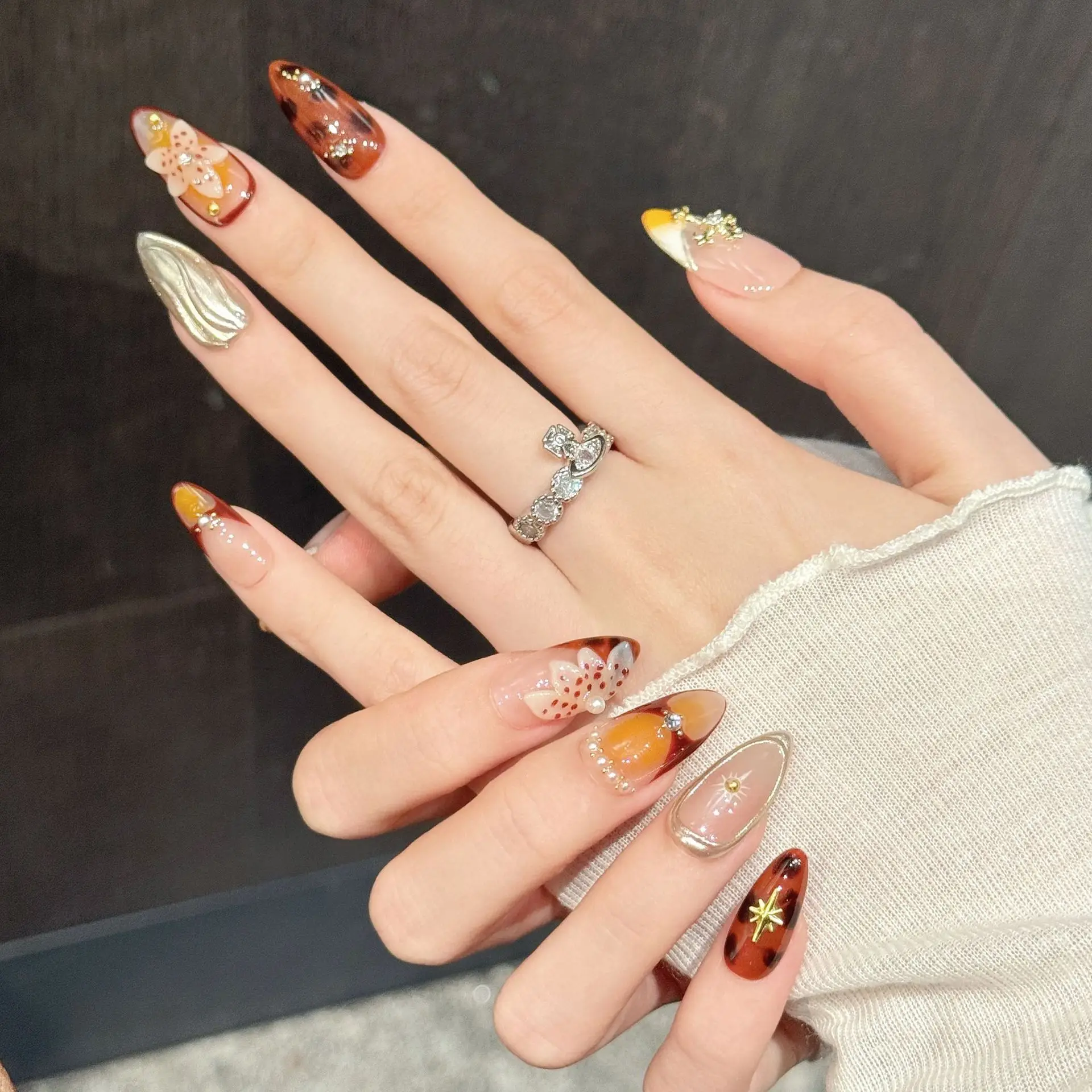 10 قطعة أظافر اللوز برتقالي أحمر متدرج بريق حجر الراين تصميم الأزهار الحلو كول فاخر اضغط على الأظافر اليدوية الأظافر كاذبة #1