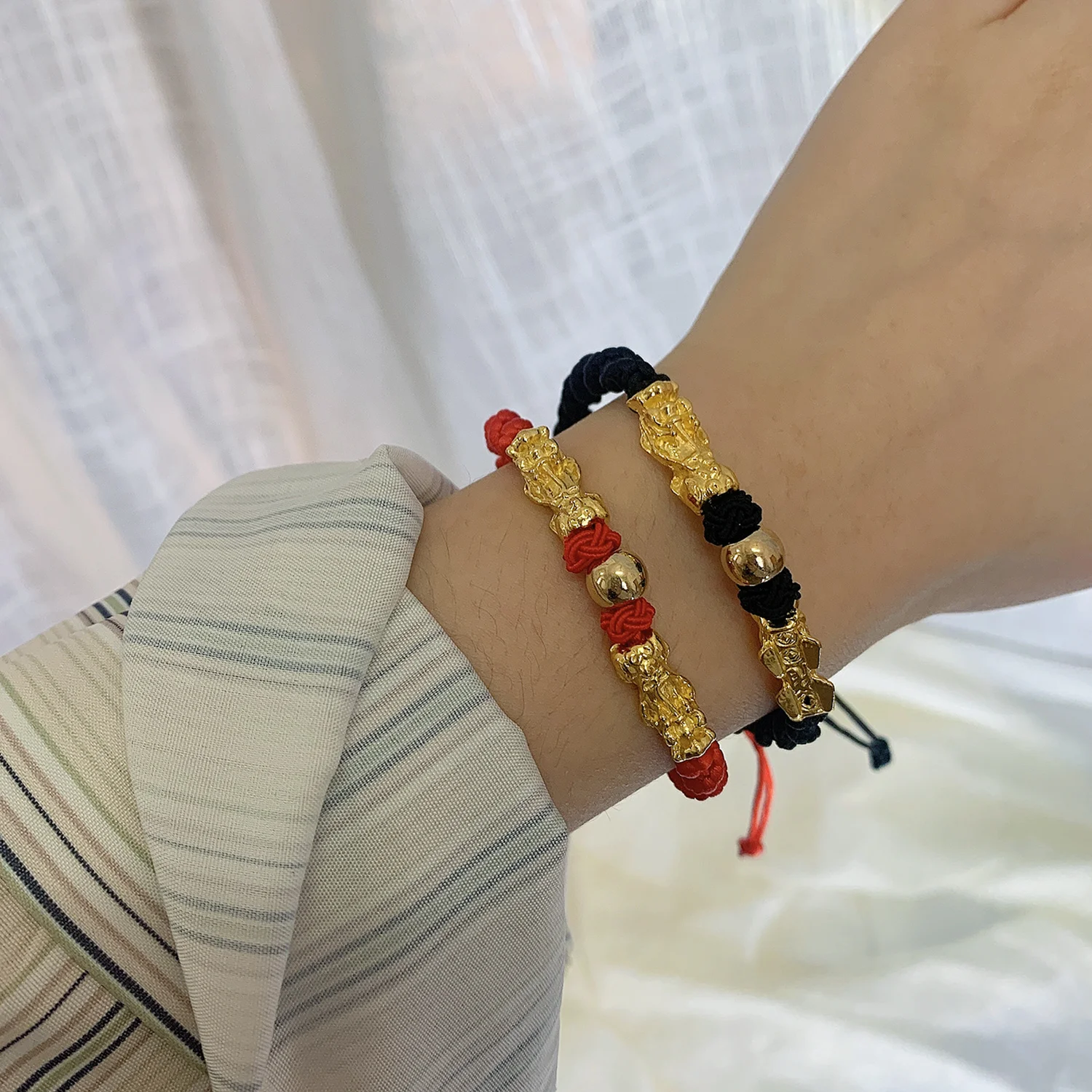 Lucky Feng Shui Obsidian Gold Color Beads Couples Bracelet Gold Color Black Pixiu Wealth Good Luck Bracelet Men Women Unisex