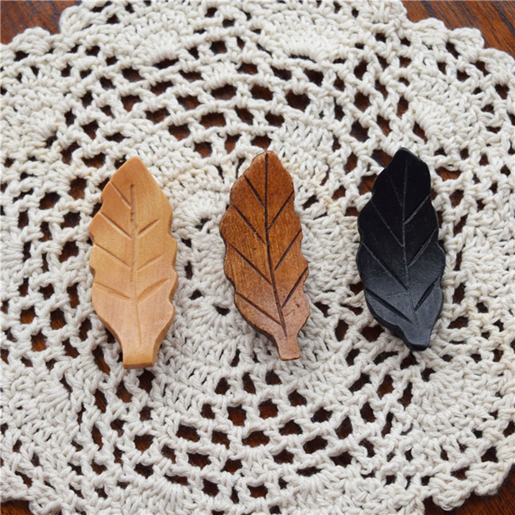 

4Pcs Wood Chopsticks Holder Leaf Style Natural Material Easy Clean Table Decor for Dining Room Black Chopstick Holder