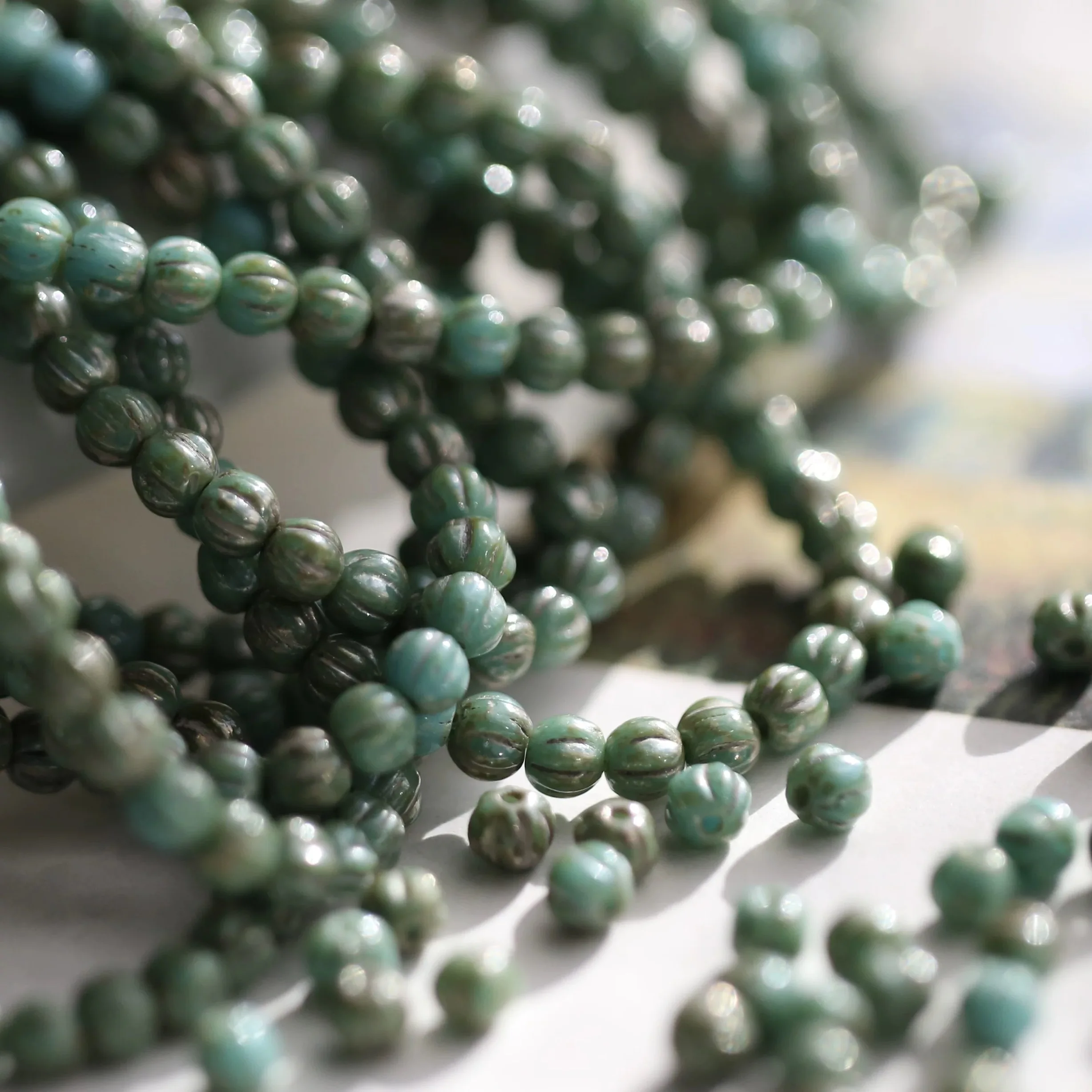 

100pcs 4mm Handmade glass beads DIY necklace, bracelet, earrings, hair accessories, keychains.