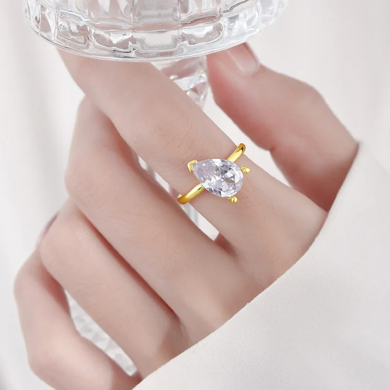 New Product! New Exquisite Comet Shaped Retro Minimalist Zircon Ring with Water Droplet Ring