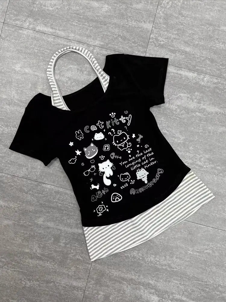 

Japanese Striped Neck Hanging Cat T-shirts Black Футболки Y2k Top Grunge Clothes Camisetas Ropa Mujer Graphic T Shirts