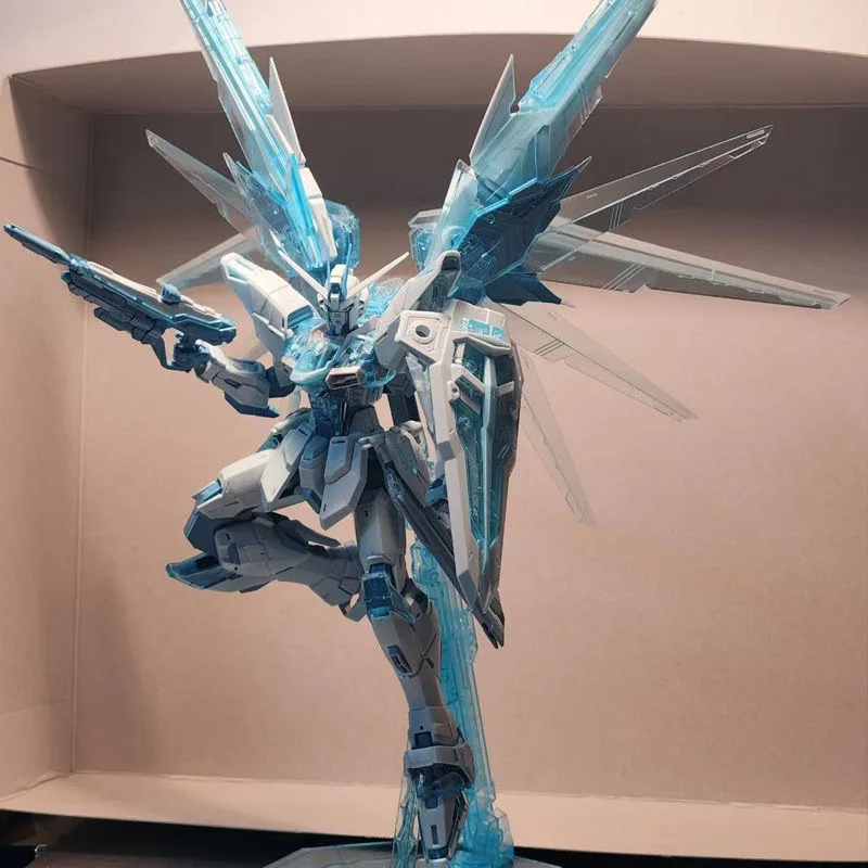 

DABAN 6650 Freedom ZGMF-X10A Assembly Model Kit Ver.2.0 MG 1/100 Ice Blue Color Toys Action Figures Robot Plastic Model Gift