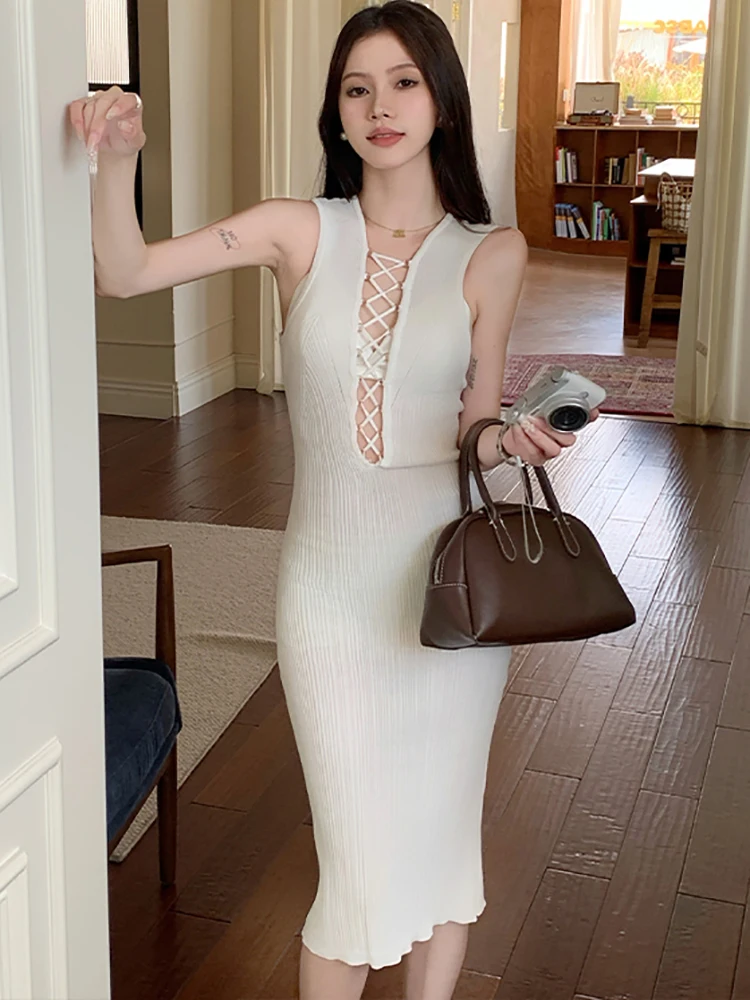 2025 Witte Gebreide Bandage Hollow Out Sexy Jurk Vrouwen Elegant Casual Mouwloze Midi Jurk Zomer Koreaanse Bodycon Prom Kleding