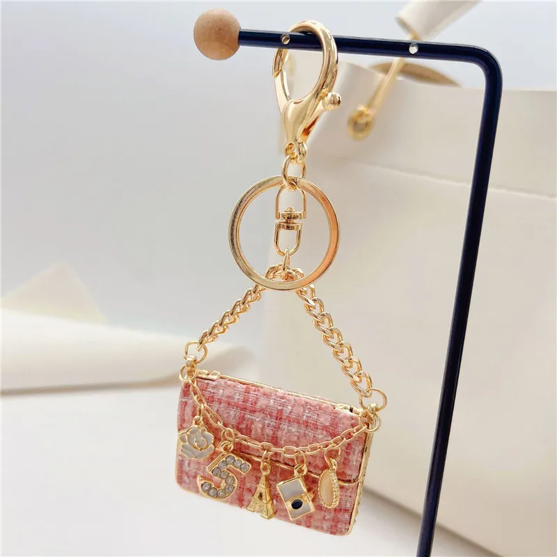 Luxury CC Eiffel Tower Car Key Chains Women Bag Handbag Pendants Plush Keychain Gift Jewelry