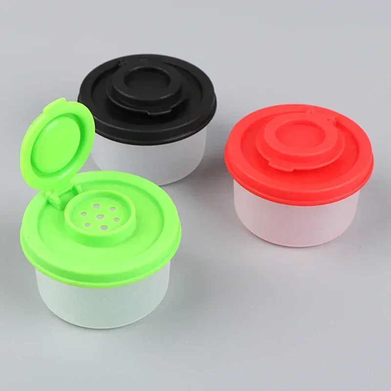 Mini Salt and Pepper Shaker Picnic Outdoor Kitchen Lunch Box Travel Plastic Spice Sealed Jar Dispenser Condiment Container Lid