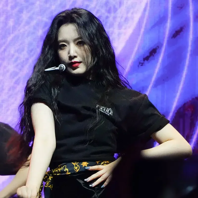 تي شيرت Kpop GIDLE Just Me لعام 2023 (G)I-DLE MIYEON YUQI Minnie MiYeon Shuhua نفس الأكمام تي شيرت علوي للجنسين ملابس لمحبي هدية