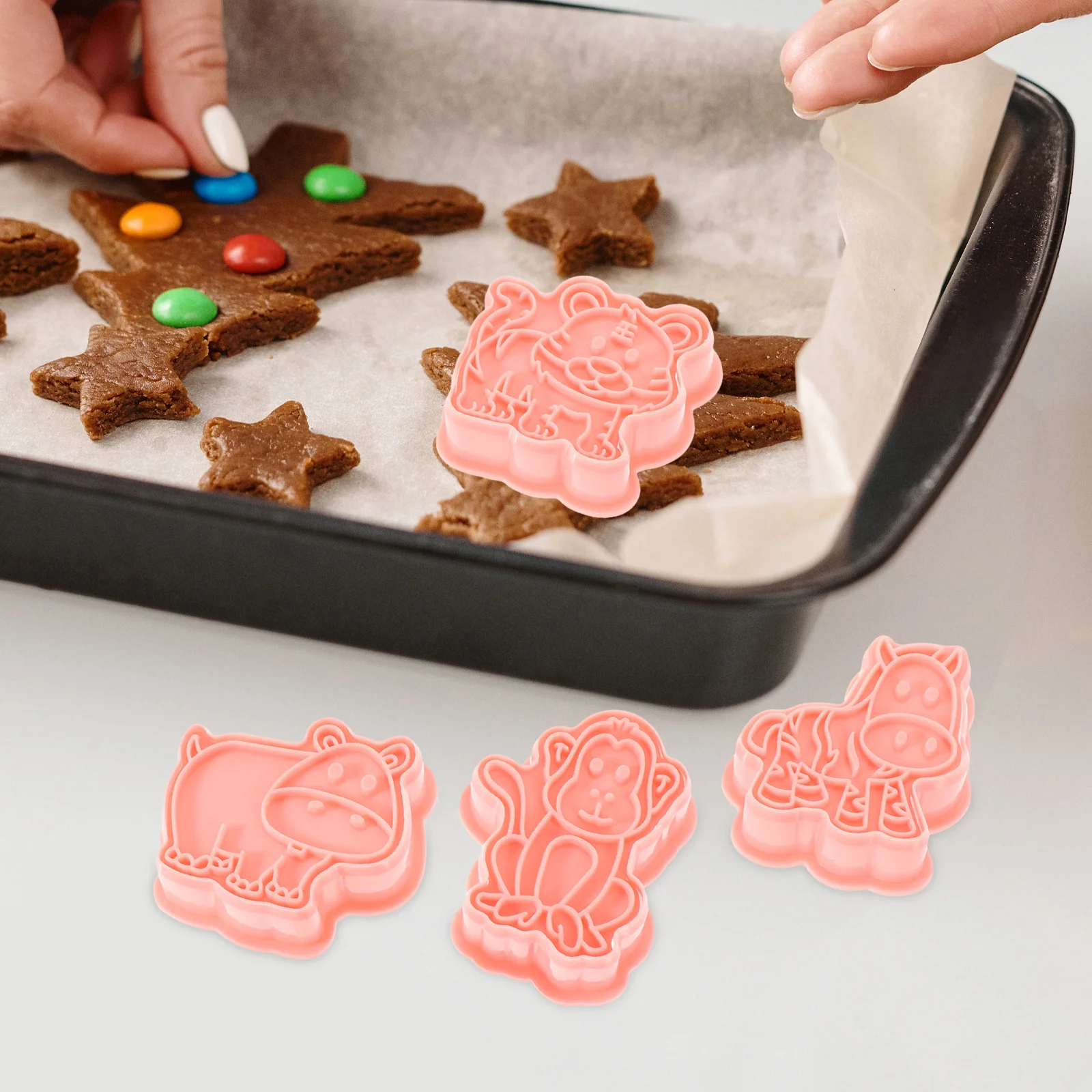 8 stuks dier koekjesvorm PP plastic bakgereedschap creatieve koekjesstempel mal voor bakbenodigdheden fondant mallen