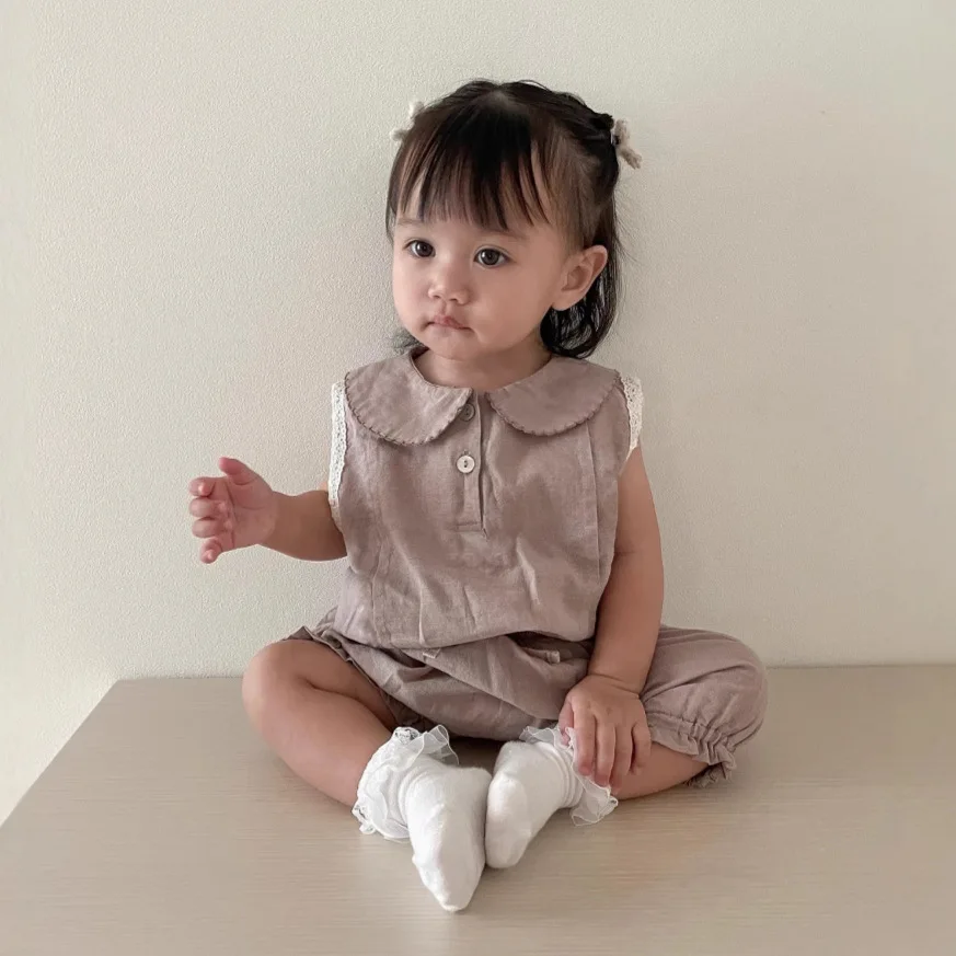

2025 Summer New Baby Sleeveless Clothes Set Girls Lapel Lace Tops + Shorts 2pcs Suit Solid Infant Toddler Cute Cotton Outfits