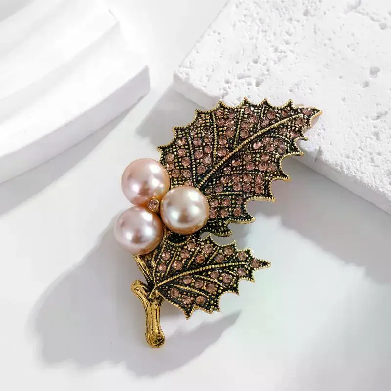 Retro Leaf Pearl Brooch Pin With Embedded Diamonds Elegant Fashionable Jewelry Accessory Pin Brooch