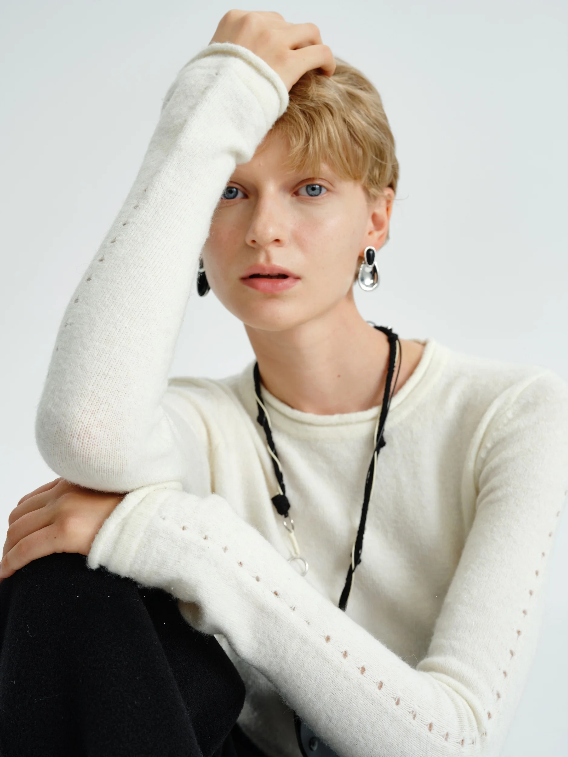 

Soft round Ne Cuffed Bell Sve Hollow out Design Knitted Wool Base irt Women's Tight Fit Polyester Fiber Long Sve Top