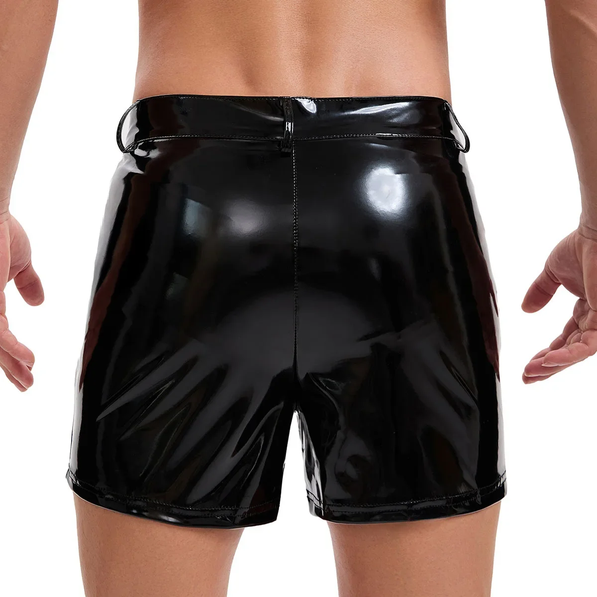 Herren Wet-Look Glänzende PVC PU Leder Hotpants mit Seitentaschen Knopfverschluss Slim Fit Nachtclub Bühnen Party Casual Clubwear Bermudas – Detail 2
