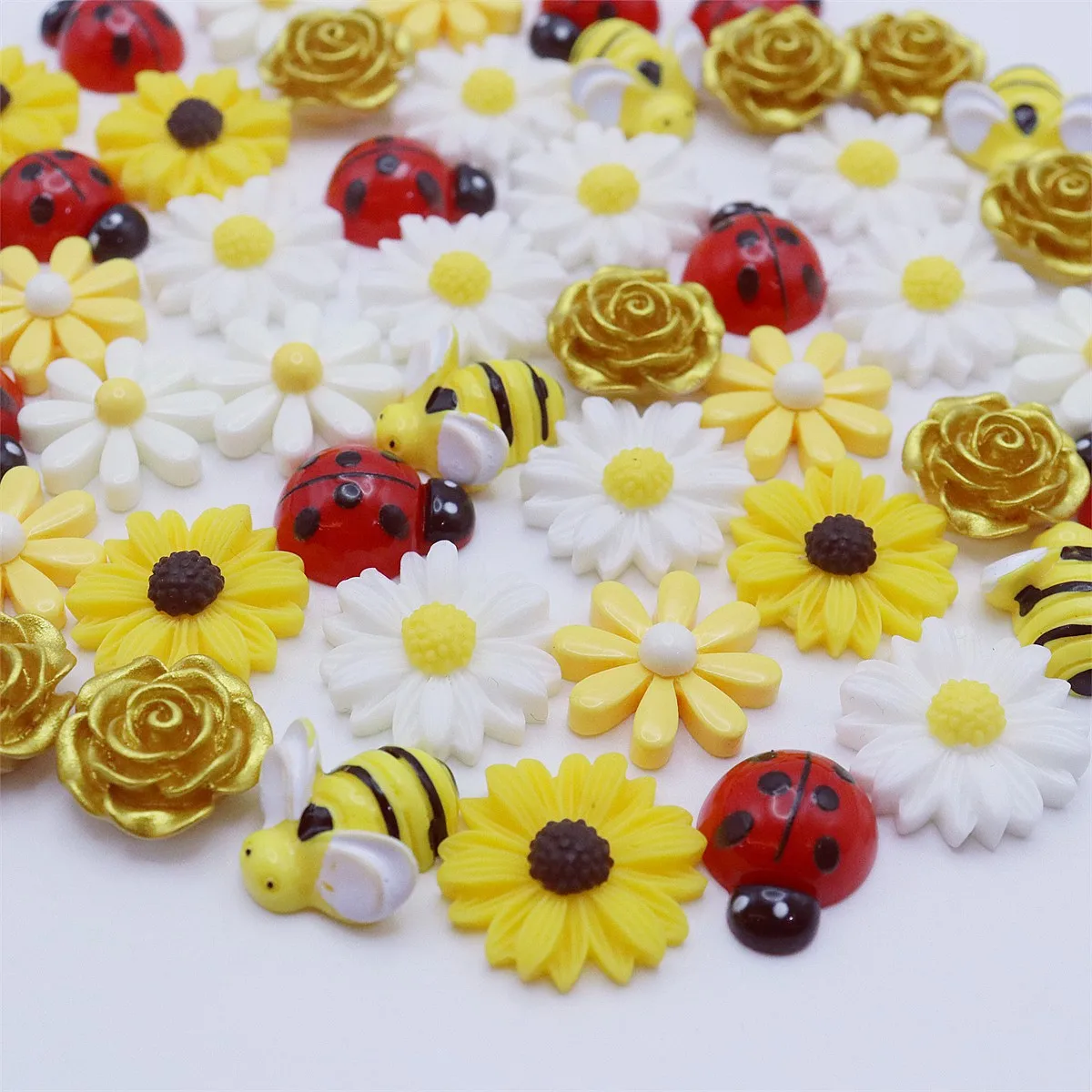 50pcs/Box Resin 20mm Daisy Sunflower Bee Ladybug Honey Bumblebees Embellishments Flatbacks Cabochons for Scrapbooking DIY Easter