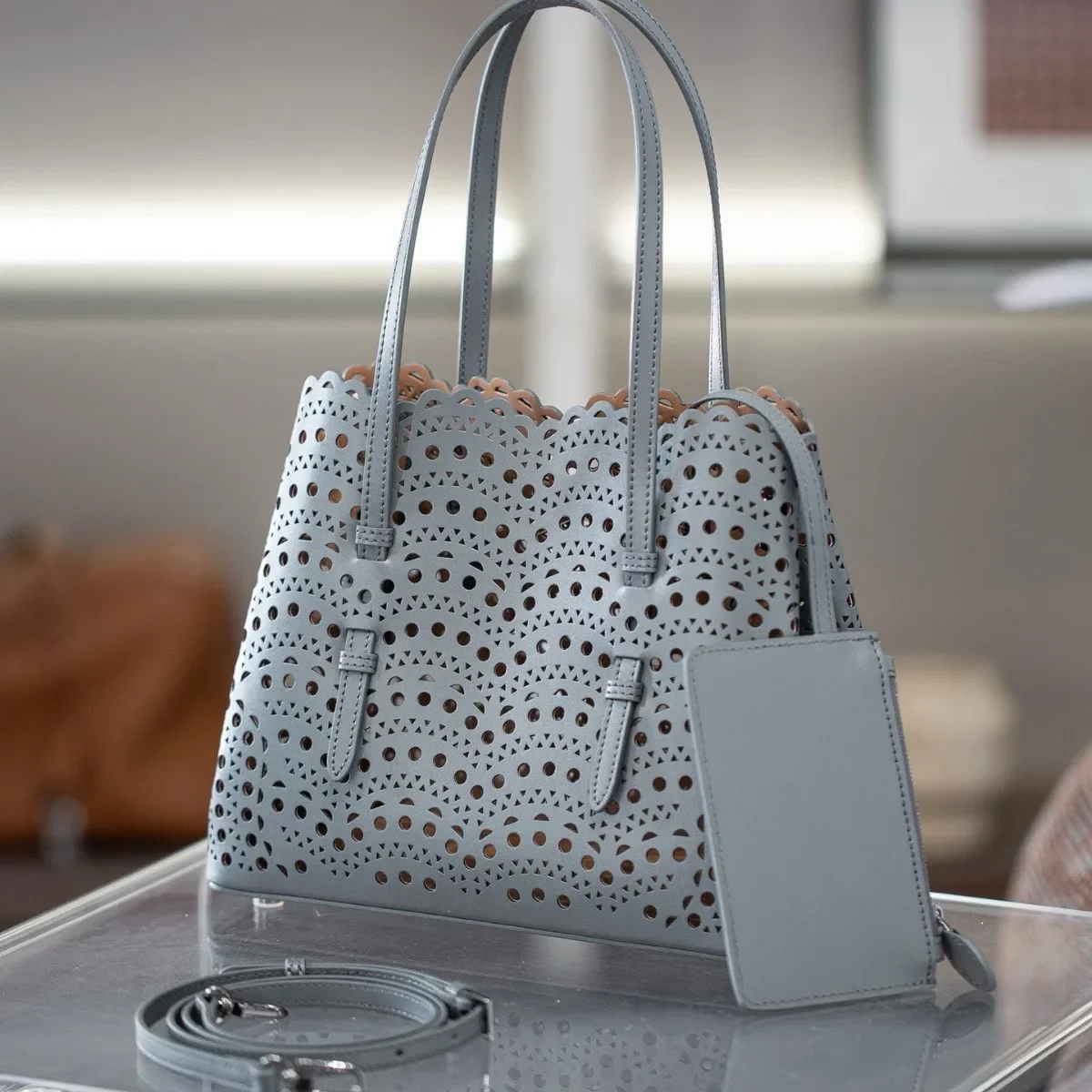 New Carved Leather Tote Bag Women's Single Shoulder Hollowed out Vegetable Basket Bag Cowhide Crossbody Bag for Min