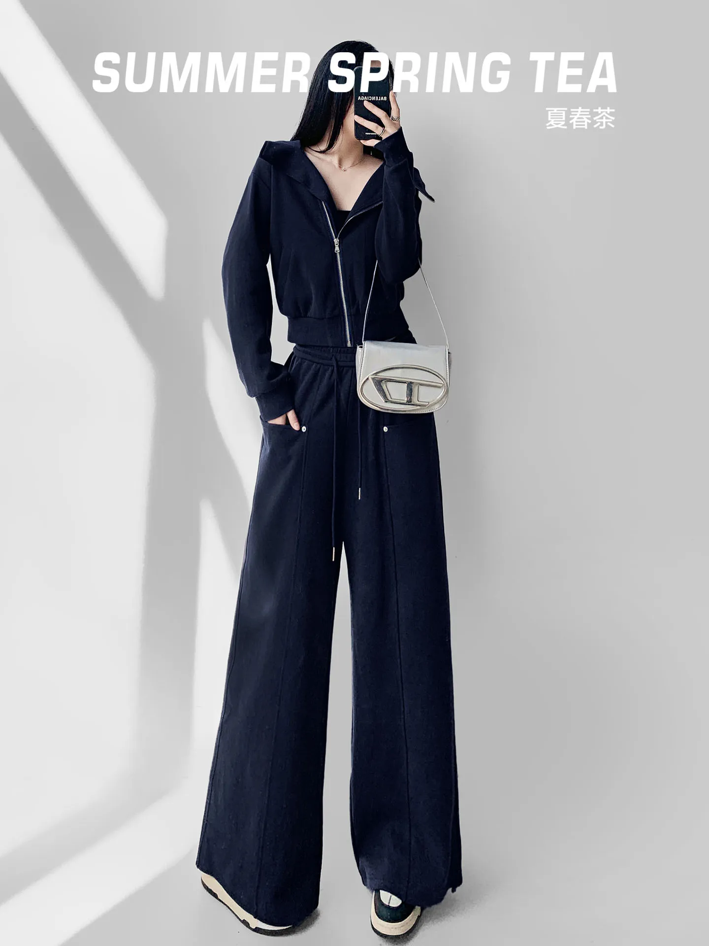 

Утепленный флисовый повседневный спортивный костюм для женщин: свободная толстовка с длинным рукавом и брюки, осенне-зимний модный комплект больших размеров из двух предметов