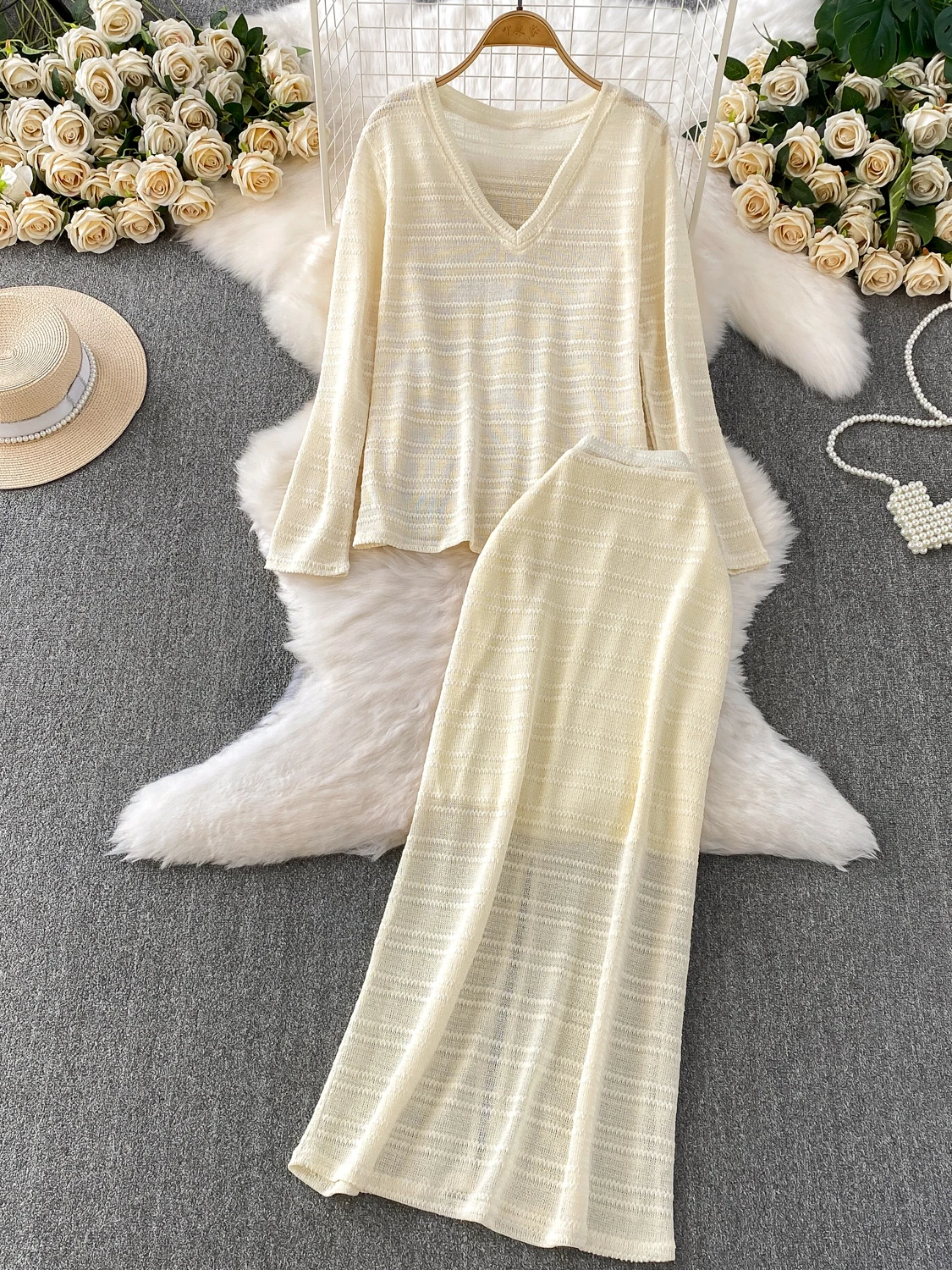 

2025 Новая свободная трикотажная футболка из мягкого ледяного шелка V-Ne Long Sve с высокой талией, утягивающая юбка, комплект из двух предметов, повседневная одежда...