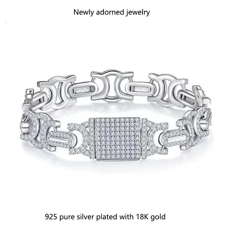 

Это цепочка на руку из стерлингового серебра S925 с муассанитом и покрытием из золота 18 карат. Это хип-хоп кубинский двойной C des