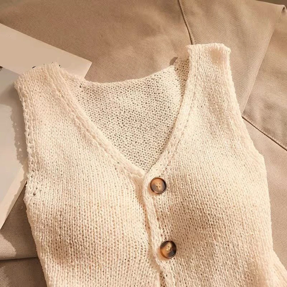 Fashionable Sleeveless Clothing Casual Wear Sleeveless Fashion Button Knitted Top Various Sizes Brand New Condition