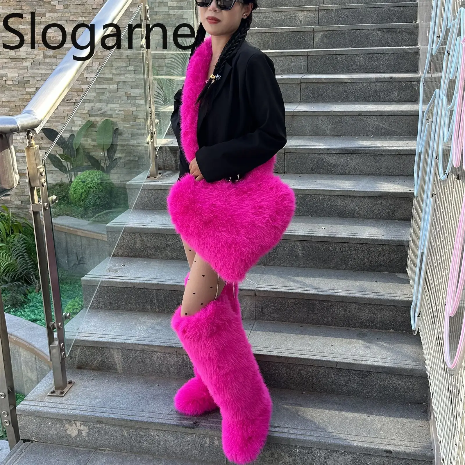 

2025 Winter Fur Shoulder Bag Fur Knee High Snow Boos European Women Faux Fox Fur Boots Messenger Bag Fluffy Suits Furry Bag Sets