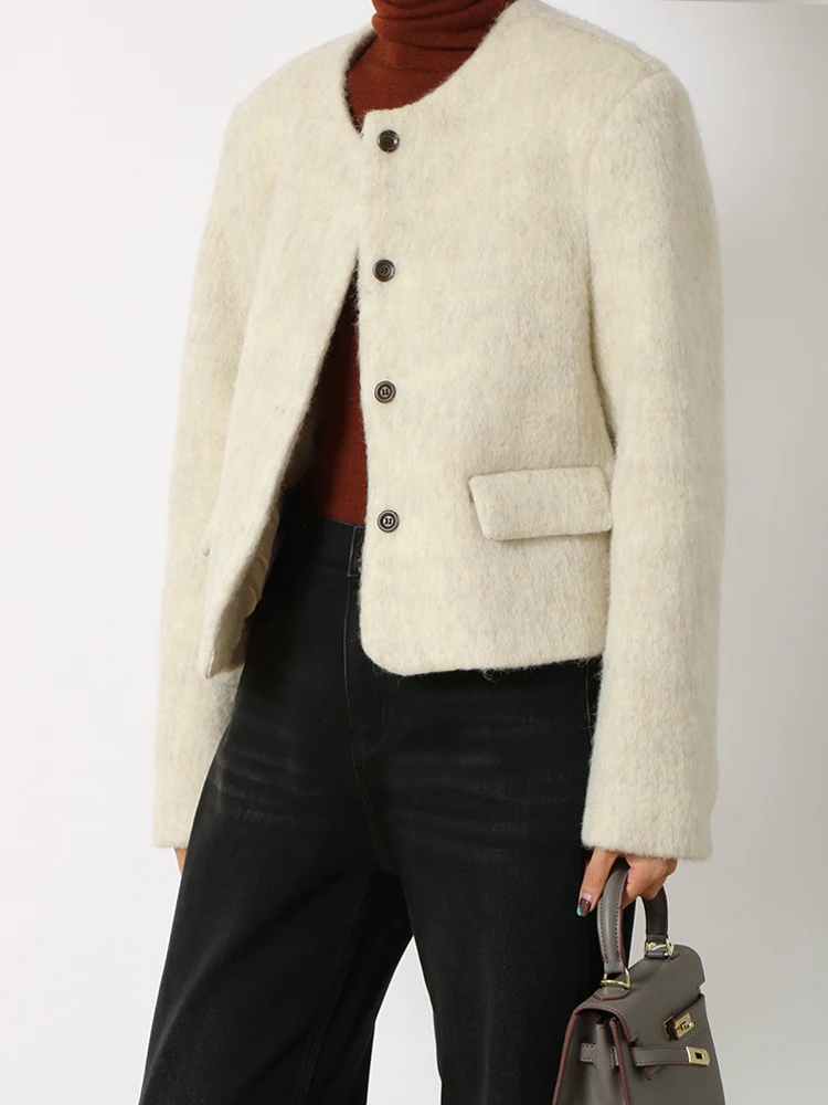 

Autumn Winter oulder Pad Woolen Jaet Women's Small Fraance Sle Wide oulder Loose Career Aosphere Top