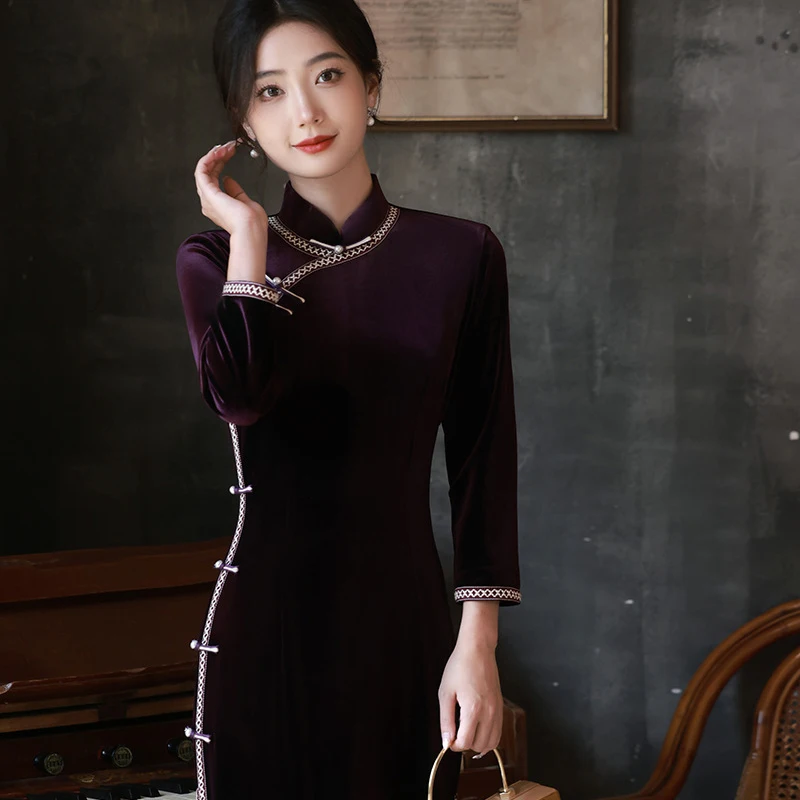 

Retro Mom's Daily Purple Elegant Qipao 2023 Autumn Winter Velvet Cheongsam Traditional Chinese Dress Women's Large Size Vestidos