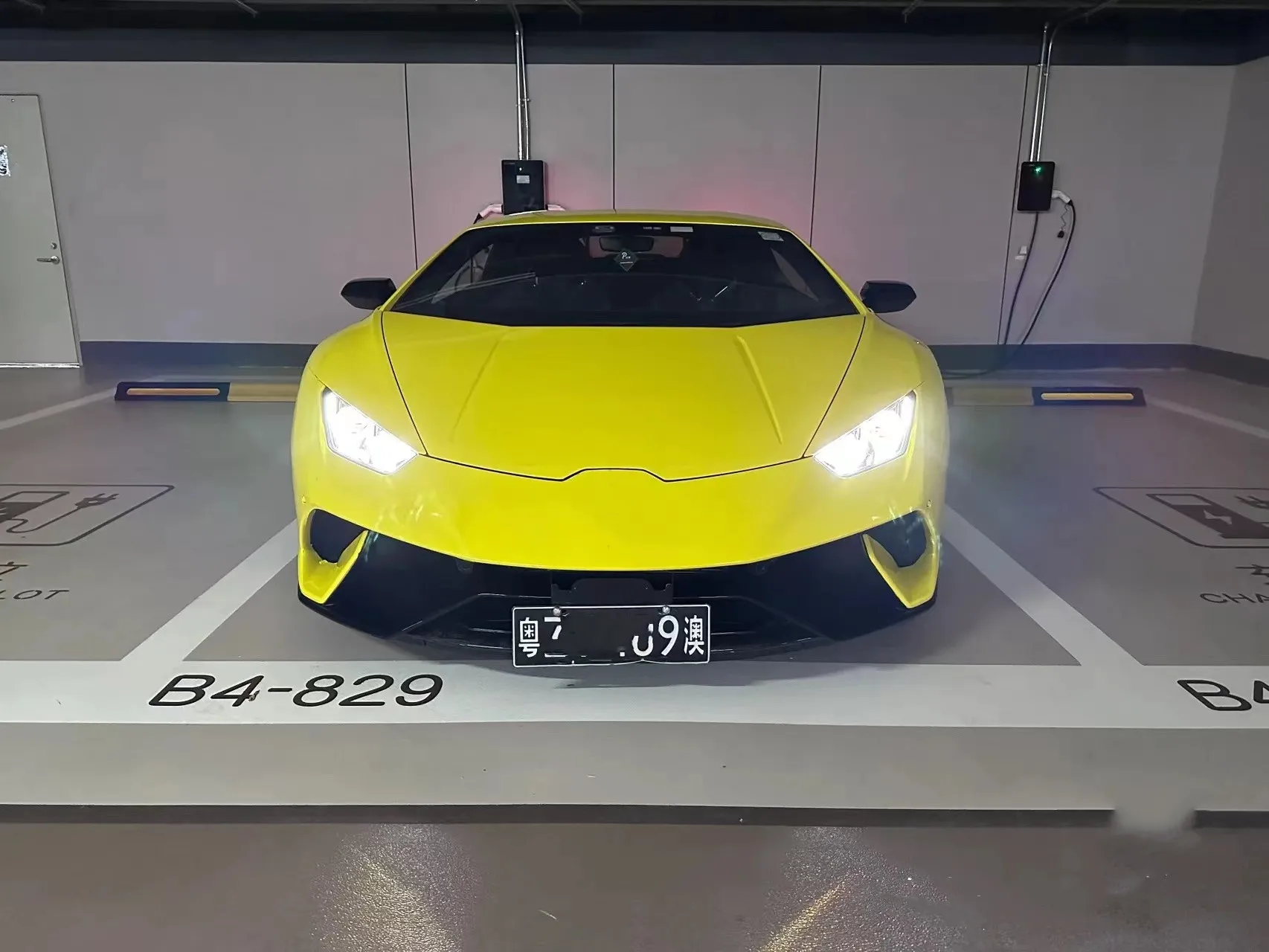 مناسبة لامبورغيني LP580 LP610 ترقية LP640 ألياف الكربون المصد الأمامي والخلفي المفسد الجسم كي