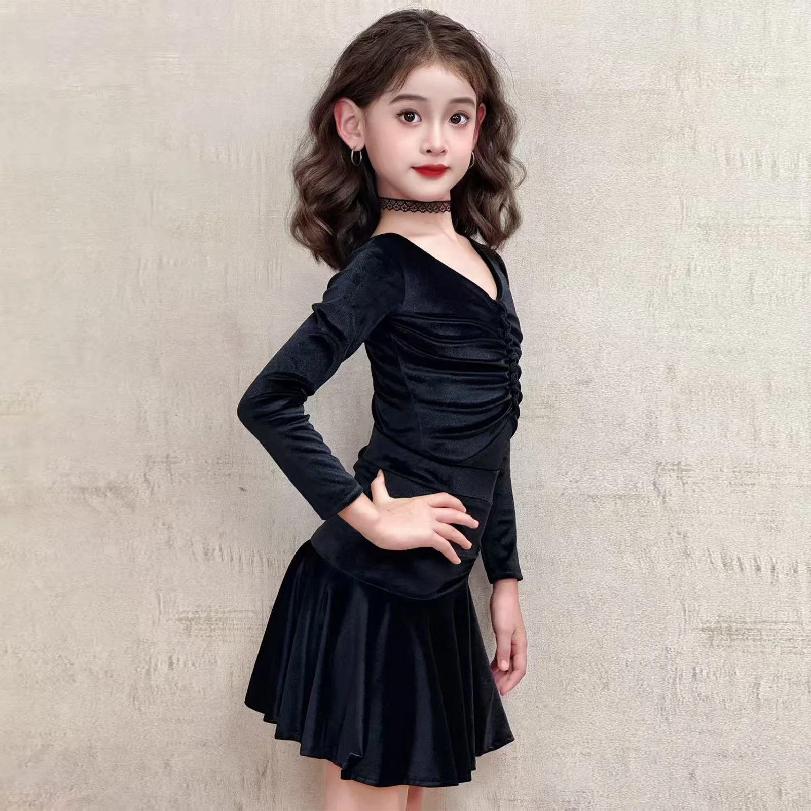 Odzież do tańca latynoamerykańskiego dla dzieci na jesień i zimę, nowe stroje konkursowe, odzież treningowa, stroje do występów.