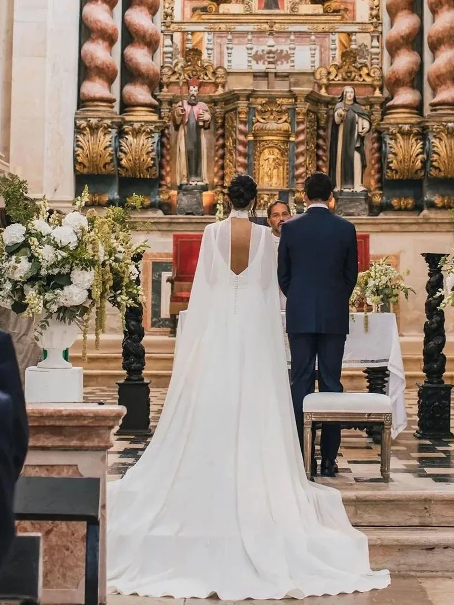 Eleganti abiti da sposa a sirena donna con scollo a v aperto sul retro con mantello abito da sposa Sweep Train Vestidos De Novia