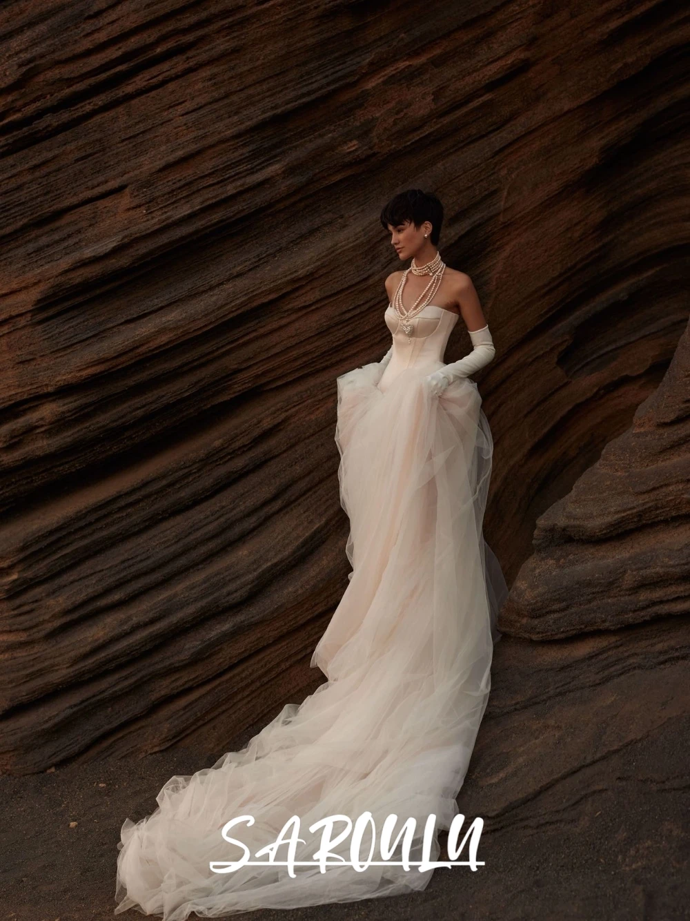 

Delicate Lace Up Back Dreamy Sheer Wedding Dress Women Sweetheart Neckline Charming Floor-length Customized Bridal Gown No Glove