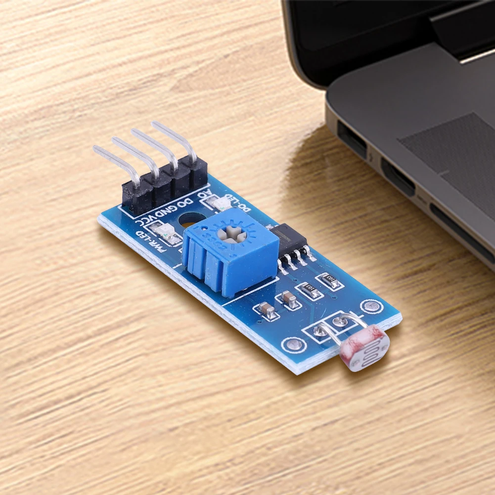 

LM393 Light Detection 4Pin Optical Sensitive Resistance Module 3.5V-5V Sensitivity Light Sensor Module for Arduino DIY Kit