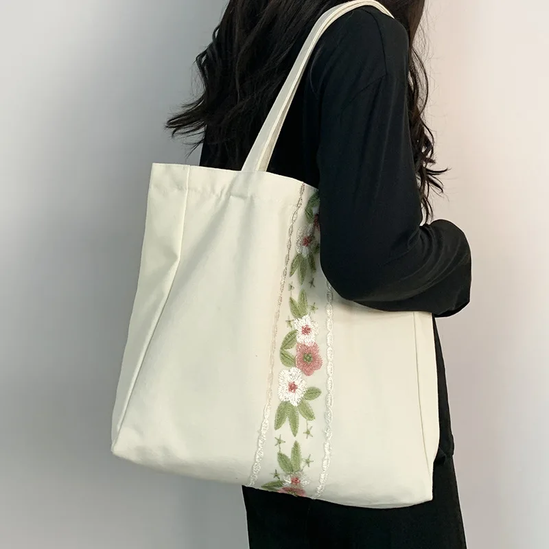 1 Piece Aesthetic Retro Shoulder Bag for Women Embroidery Vintage Flower Canvas Bag Chic High Capacity Outdoor Floral Tote Bag