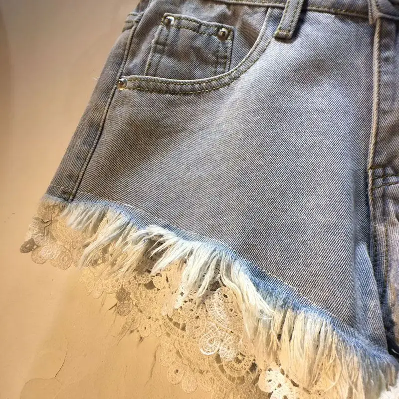 2026 Summer New Splicing Hook Lace High Waist Burr Denim Shorts Hot Pants Women