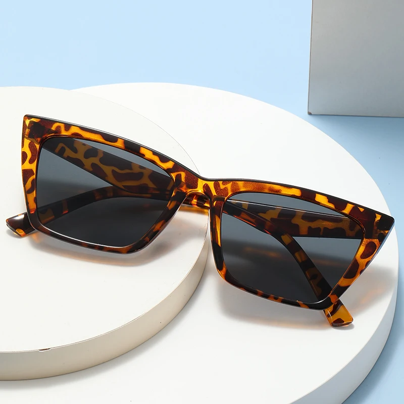 New Retro Women Sun… - image