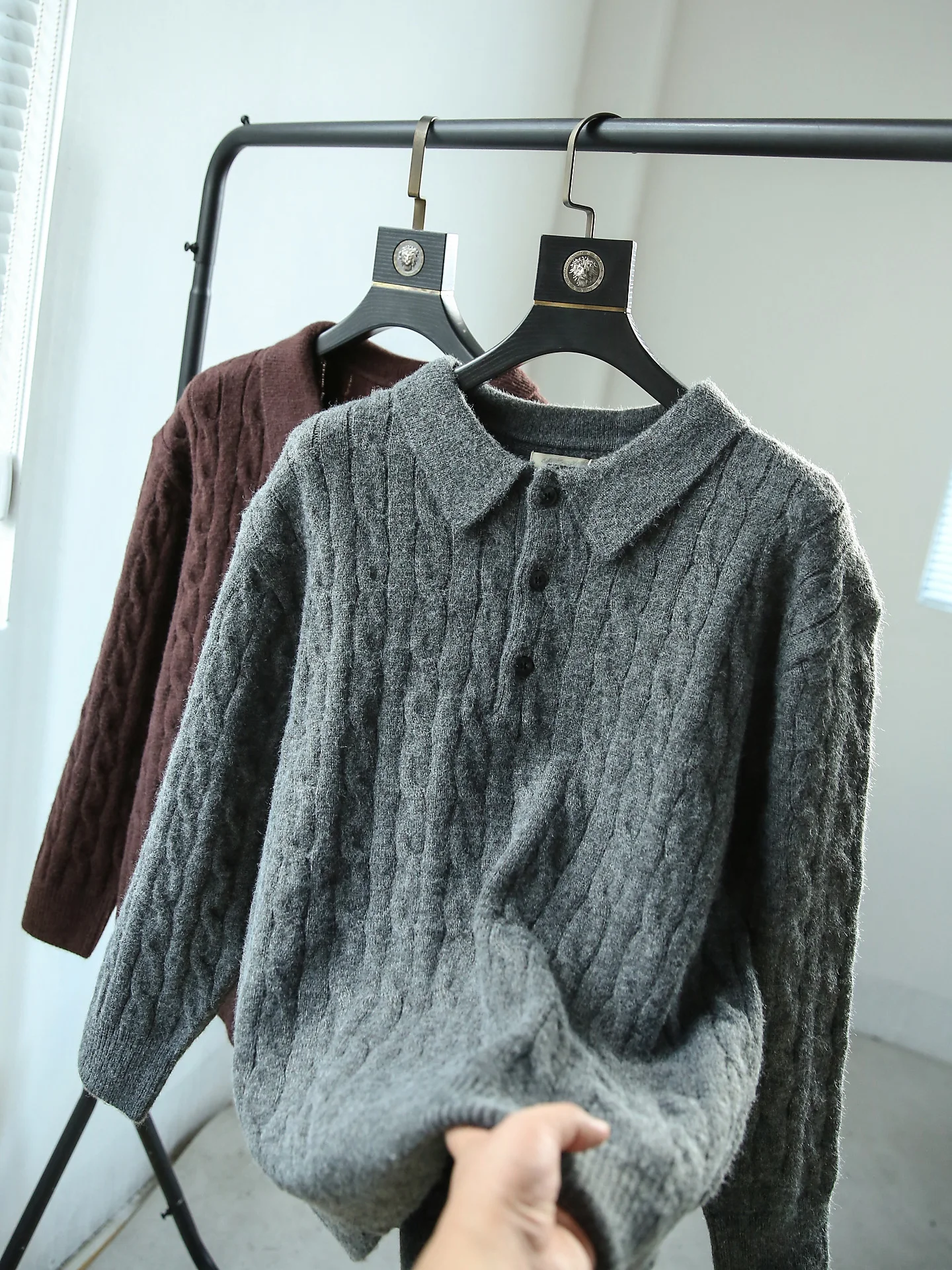 

Мужской вязаный свитер в американском ретро-стиле с отложным воротником, узором «косы» и цветочным принтом, утолщенный, с длинными рукавами, повседневный, теплый, модный