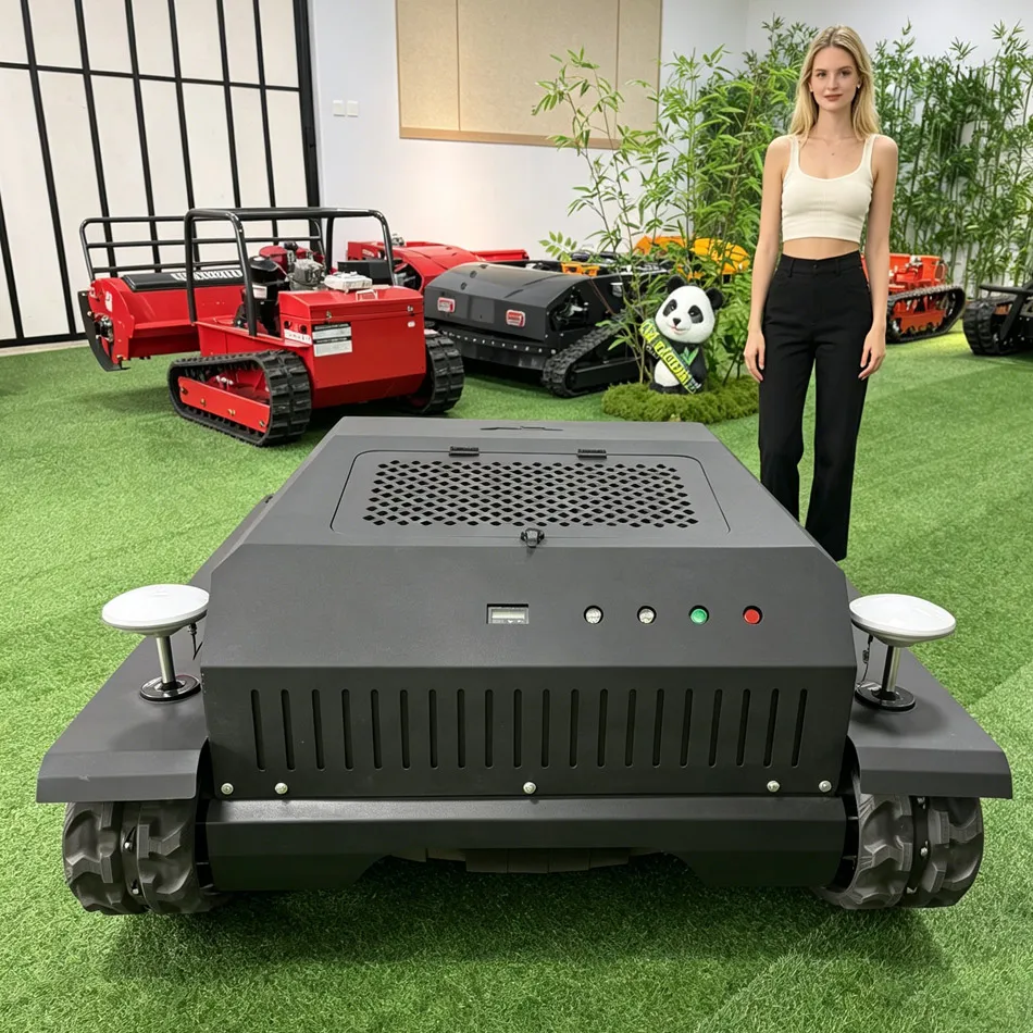 

Газонокосилка с дистанционным управлением, на гусеничном ходу, с шириной скашивания 90 см, четырехтактным двигателем высокой мощности, высотой скашивания 0-260 мм.