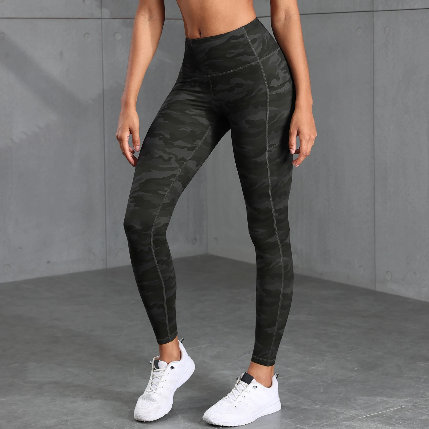Calça feminina com estampa camuflada, cintura alta, bolso, esportiva, adequada para corrida, fitness, ioga, ao ar livre, leggings à prova de agachamento