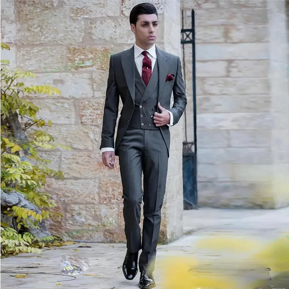 Groom Tuxedos For Men Gray Three-Piece (Blazer+Pant+Vest) Two Buttons Groom Fashion Wedding Suit Set Costume Homme