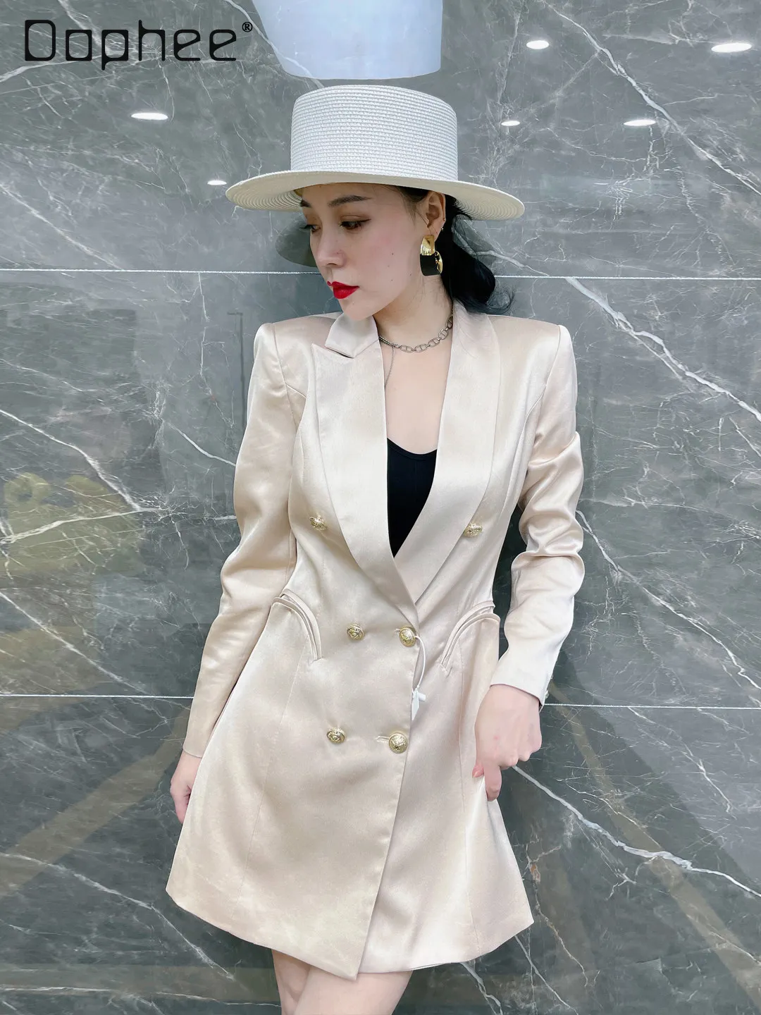 

Commuter Style Blazer Women's 2026 Spring New High-end Light Luxury Acetic Acid Satin Double-breasted Slim-fitting Blazer Jacket