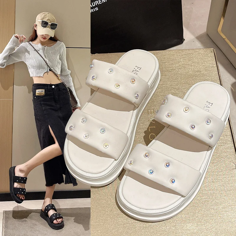 

Thick Sole Wearing Open-toed Sandals Women's Summer New Korean Version Rhinestone Fairy Fashion One-word Slippers Wholesale