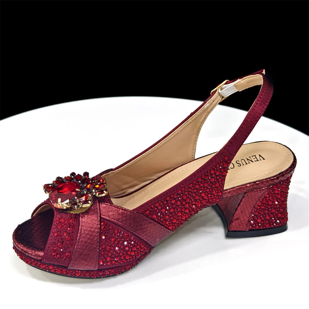 مجموعة مضخات نسائية أنيقة بكعب مفتوح من الأمام لعام 2025 بلون النبيذ المطابق - أحذية وحقائب إيطالية أنيقة للحفلات #6