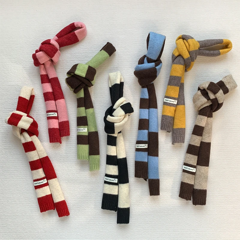 Sciarpa stretta a righe lunghe colorate da donna, leggera, per tutti gli abbinamenti, accessorio di design alla moda, sciarpa decorativa per ragazza calda autunno inverno