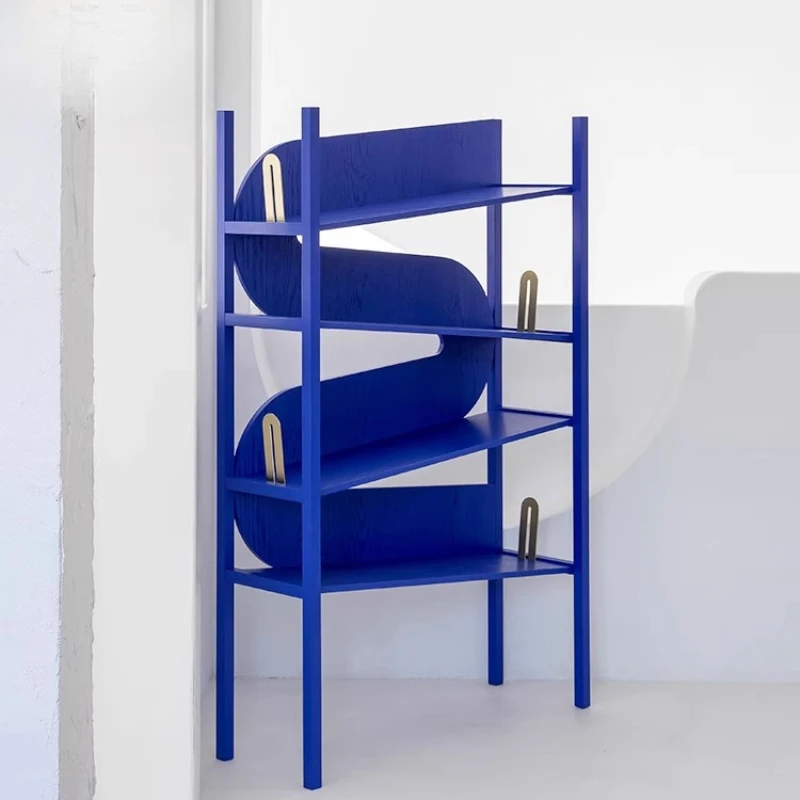 

Bookshelf floor-to-ceiling shelf integrated against the wall Solid wood bookshelf Layered baffle against